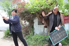 脑筋急转弯：天上下着雨，为什么地是干的？原来答案这么简单视频封面