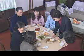 影视：一家七口吃三个肉蒸蛋，下秒儿媳的做法，让婆家人拍手称赞视频封面