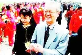 日本老人宣称自己为刘邦的第71代孙，到中国寻根祭祖，承认侵华史视频封面
