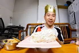 小哥提前给自己过生日，祝我生日快乐