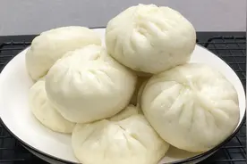 蒸包子发面有秘诀，记住这几点，松软不塌陷，比早餐店买的还好吃