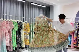 深圳品牌真丝烧花连衣裙，商场2960元的连衣裙，穿出时尚高贵视频封面