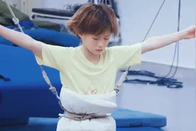 明明只是小孩子，却已经拿奥运金牌为国争光了！视频封面
