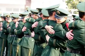 三种情况老兵要返回部队，必要时需要拿起武器奔赴战场视频封面