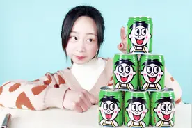 妹子试喝“绿色旺旺”，这包装好内涵啊，到底是什么意思？