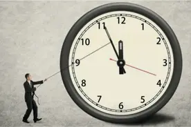 盘点时光倒流事件，科学家通过实验证实时间确实会被拖慢或倒退