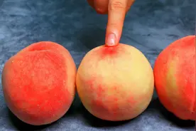 今天才知道，挑选桃子有窍门，水果贩子教我4招，水分大又香甜视频封面