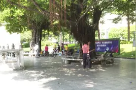 区人社局慰问企业退休人员送节日温暖视频封面