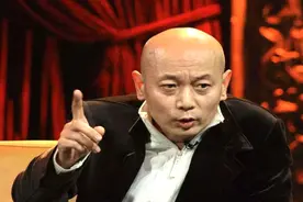 娱乐圈不敢坐飞机的明星：葛优紧张的裤衩都湿了，恐怕飞机被击落视频封面