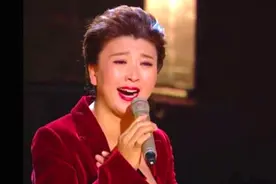 闫学晶高能唱歌合集，含泪唱《孝敬爹和妈》，台下观众感动落泪视频封面
