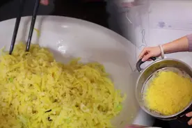 用萝卜丝做一道主食，全家都爱，看一眼就能学会！