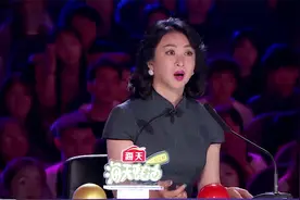 达人秀：肌肉男纷纷脱掉外套，玩了个空中漫步，金星瞪大双眼！视频封面