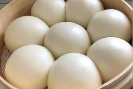 手把手教你蒸馒头的秘诀，不塌陷不回缩，蓬松柔软，个个白白胖胖视频封面