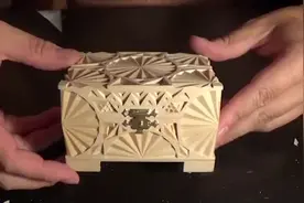 国外手工达人，在首饰盒雕刻几何图案，美呆了！