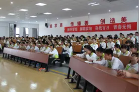 在学校匮乏的西安北郊 有这样一所学生向往家长放心的优质名校视频封面