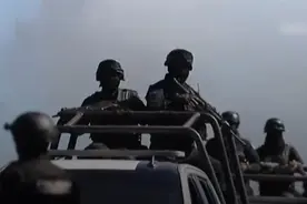 墨西哥大毒枭古兹曼之子被捕！贩毒集团在全市伏击军警还扫射飞机视频封面