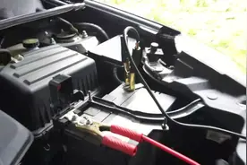 汽车电瓶充电需不需要拆下来充？视频封面