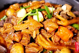 做好烧鸡有方法！大厨教你两招，在家做出媲美大酒店的砂钵煨土鸡