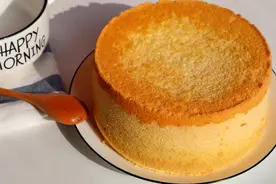 制作上100个戚风蛋糕，总结出最适合0基础小白的蛋糕制作详细教程视频封面