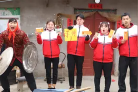 妈妈给甜甜和小伙伴发红包，没想来福竟然抢到“手慢了”，真搞笑视频封面
