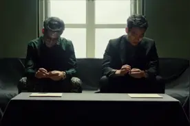 金秀贤经典电影《real》，一人分饰多种人格，演技没得黑！视频封面