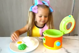 哥哥到底喜欢吃什么，小女孩变身大厨视频封面