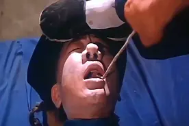 人吓人:镶在嘴里的大金牙,被人用绳子硬生生的拔掉,看着都疼哦视频封面