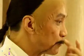 演员冯远征化妆过程曝光，手法十分娴熟，，老年妆化的也十分真实视频封面