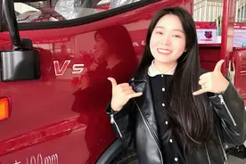 整车自重2.5吨左右，还能拉1.7吨货，江淮骏铃V5国六轻卡来了视频封面