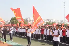 禹城一中6000师生共诵歌视频封面