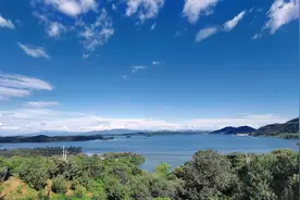 一代天骄，成吉思汗，只识弯弓射大雕。——毛泽东视频封面