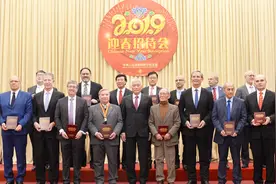 300位航空专家扎根陕渝，为中国效力每人一套房，专攻发动机问题视频封面