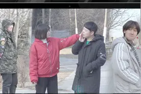 如果有三个人连续说你脸上有脏东西，但其实并没有~你会怎么做？