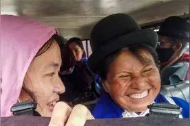 哥伦比亚探访土著人村落，妹子一个人还挺胆大视频封面