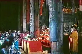 经典老电影-垂帘听政-咸丰病倒，皇后和众妃子进庙祈祷！视频封面