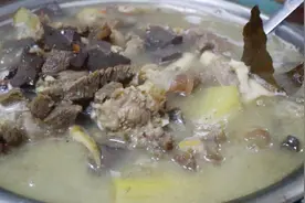 广西人这样做出来的羊肉汤，不但无骚味还很香，简单能学会