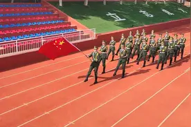 退伍不褪色！大学寝室6人全是退伍军人 抹布都叠成了“豆腐块”视频封面