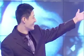 男子名叫天佑，小时候从六楼摔下安然无恙，18岁选了这个职业