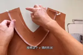 V字领内贴边缝制技巧，老师傅详细讲解，学会了能让衣服更有档次