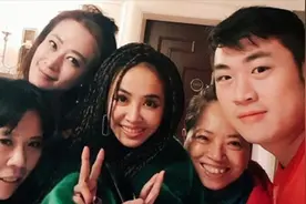 39岁蔡依林晒全家照，大赞姐姐爱情故事，却因至今单身被网友催婚视频封面