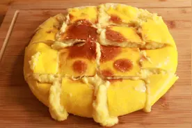 榴莲不要直接吃了，教你个独特做法，外皮酥脆，咬一口直爆浆