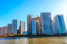 通州现在是北京的副中心，发展迅速看着有点浦东的味道视频封面