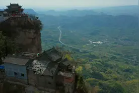 自驾游甘肃，跟随航拍中国纪录片的脚步来到鸡峰山，失望而归视频封面