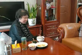 60岁生双胞胎的盛海琳丈夫离世：携幼女拼命好好活视频封面