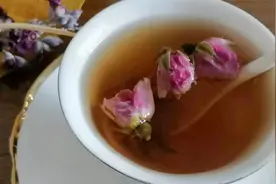 脸上长斑不要怕，玫瑰花搭上它自制养生饮，常喝还你一张干净的脸视频封面