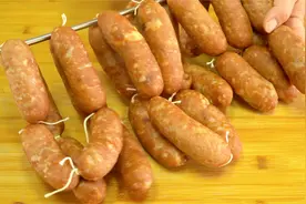 猪肉脆皮肠，想吃就自己在家做，告诉你比例，做一次吃3月没问题