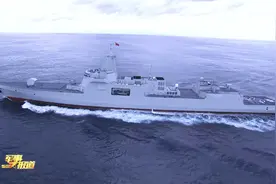 中俄联合编队由10艘舰艇 6架舰载直升机组成