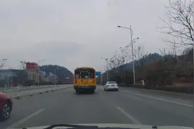 十堰长岭经济开发区一片荒凉，原因还是山太多，开发难度大视频封面
