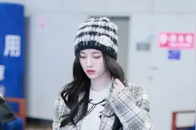 鞠婧祎人气火爆获安保组团护花 粉丝簇拥而上本尊全程仅露3秒正脸