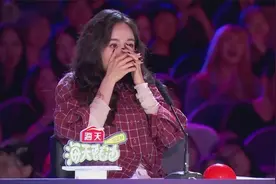 达人秀：街舞男孩骨骼清奇，上肢360度旋转，杨幂都吓傻了！视频封面